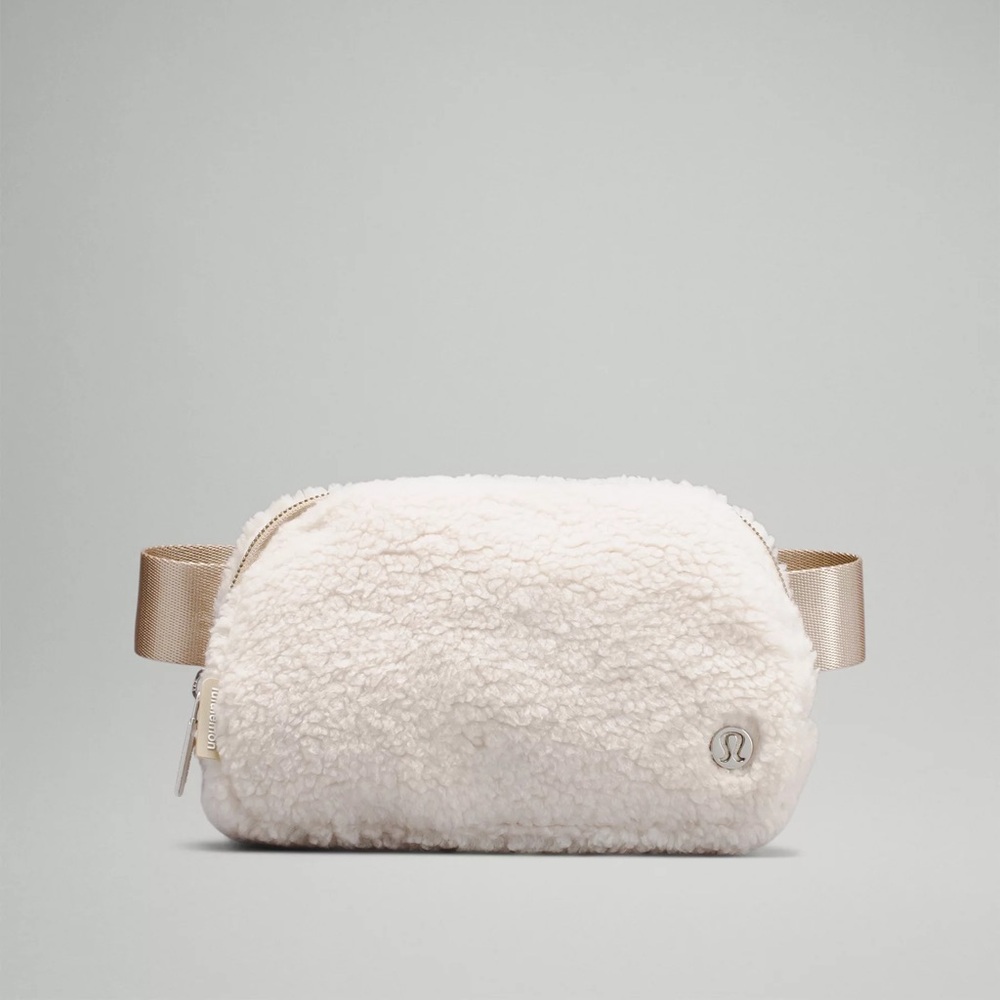 Everywhere Fleece Belt Bag